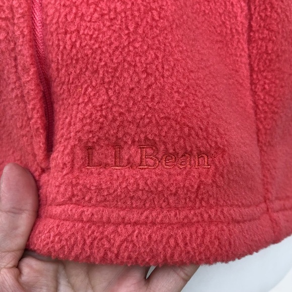 L.L. Bean fleece vest zip up. - Picture 6 of 9